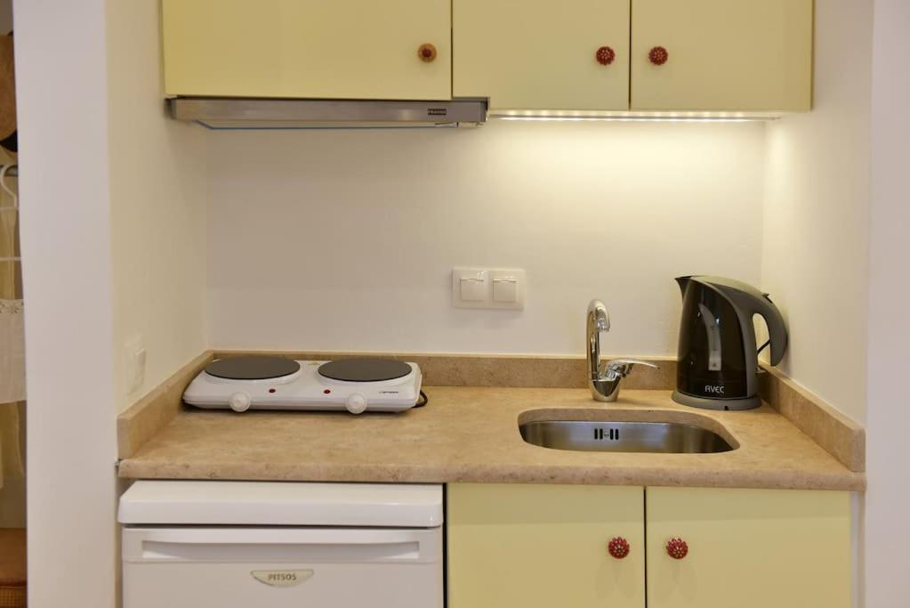 Sterna Apartment Hydra  Exterior photo