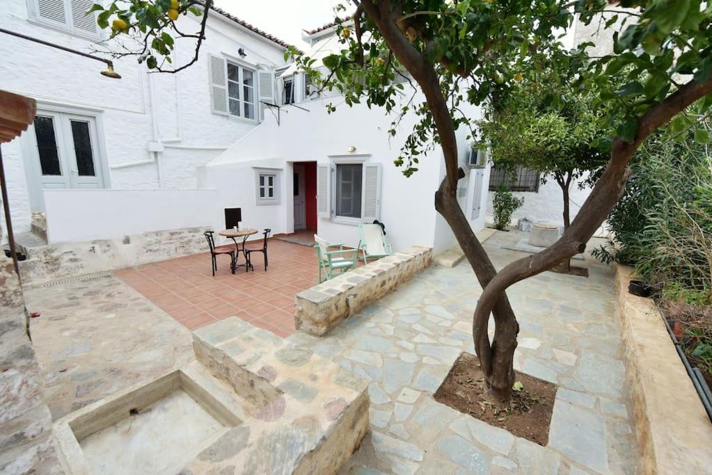 Sterna Apartment Hydra  Exterior photo
